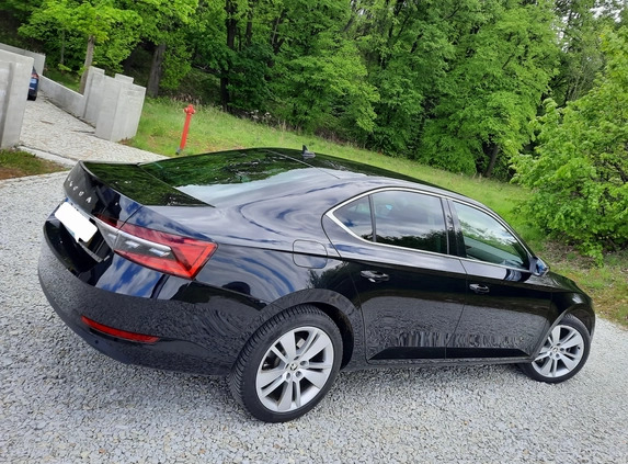 Skoda Superb cena 127900 przebieg: 85000, rok produkcji 2022 z Sobótka małe 631